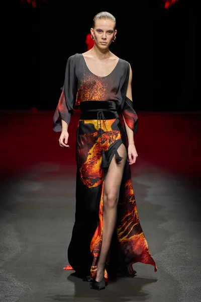Look 48